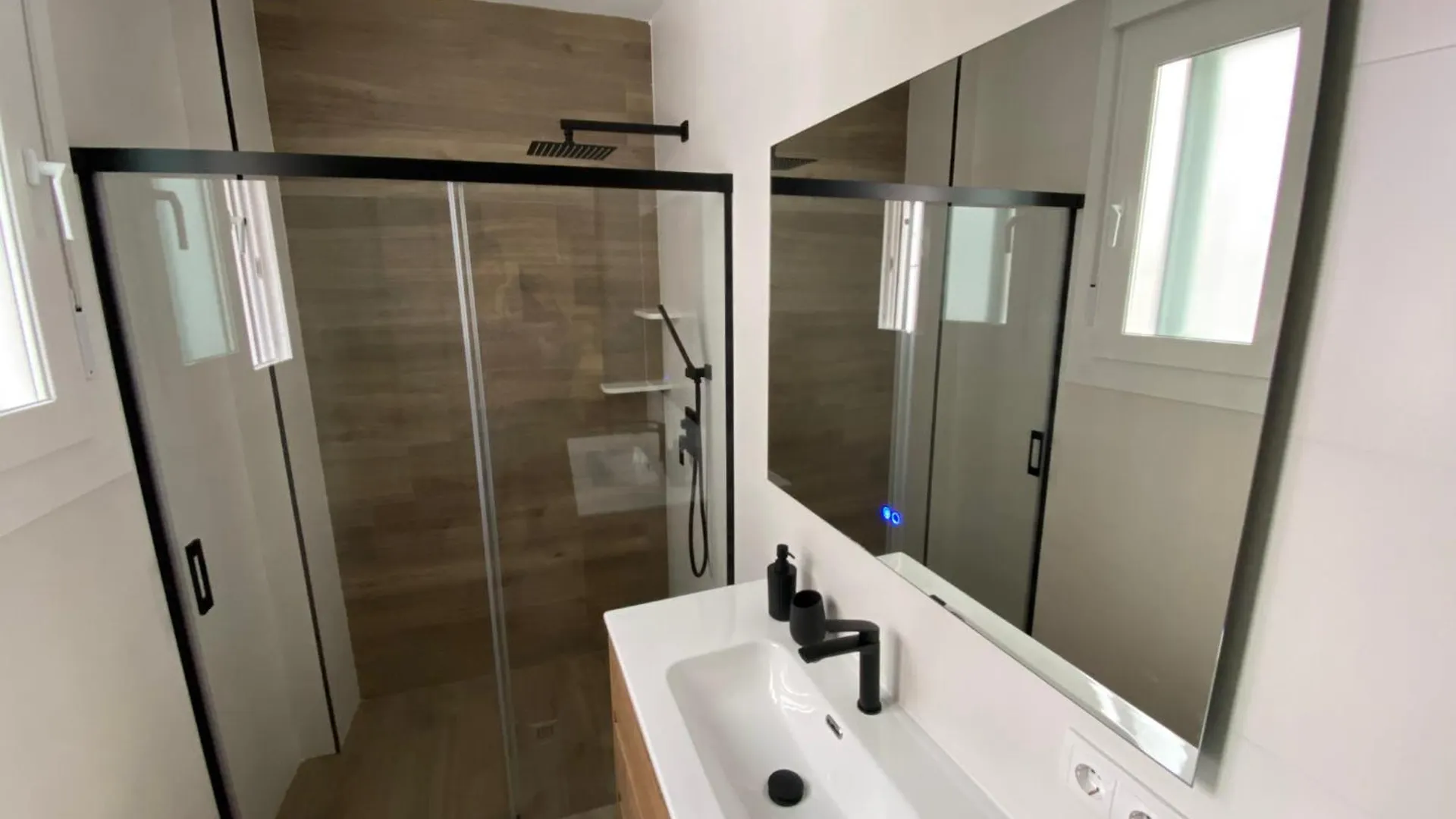 Suites Del Mar Y Suite De Cordoba - Apartmentos En Pleno Centro Spain